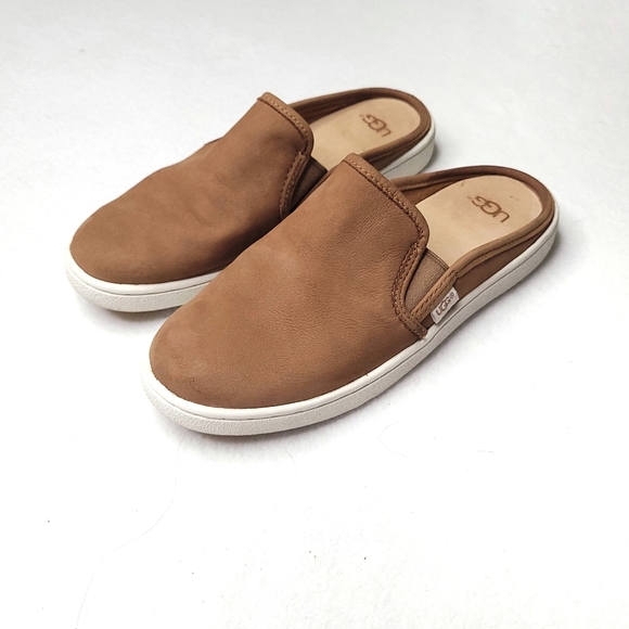 ugg gene sneaker